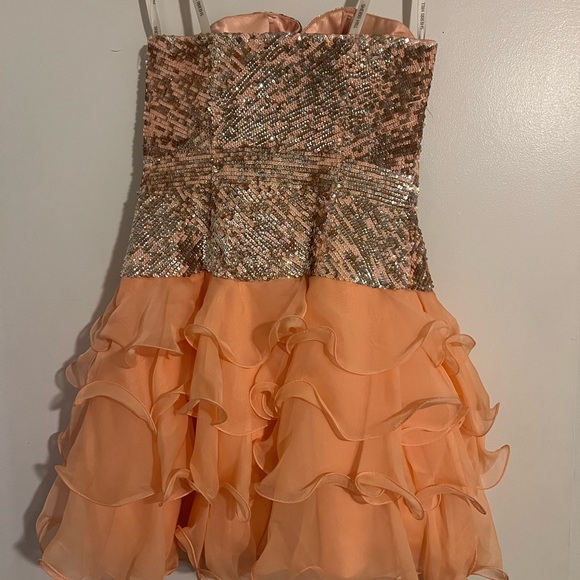 Sherri Hill Prom Dress, sz 4, peach colour - Picture 8 of 8